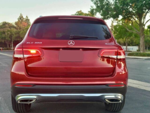 Мерседес ЦЛЦ-клас 2018 у Івано-Франківську на Automoto.ua Червоний Мерседес ЦЛЦ-клас, об'ємом двигуна 2 л та пробігом 37 тис. км за 17600 $, фото 4 на Automoto.ua