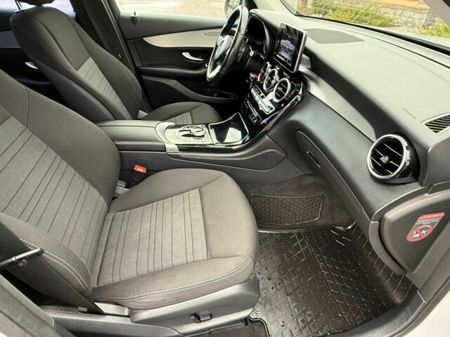 Серый Мерседес ЦЛЦ-класс, объемом двигателя 2.1 л и пробегом 243 тыс. км за 24500 $, фото 19 на Automoto.ua