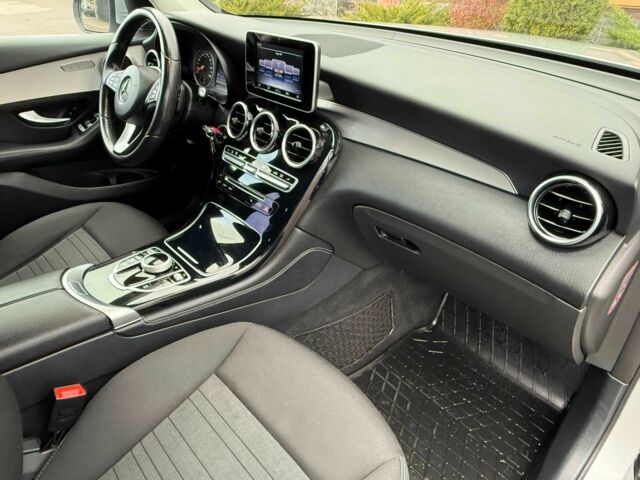 Серый Мерседес ЦЛЦ-класс, объемом двигателя 2.1 л и пробегом 243 тыс. км за 24500 $, фото 20 на Automoto.ua