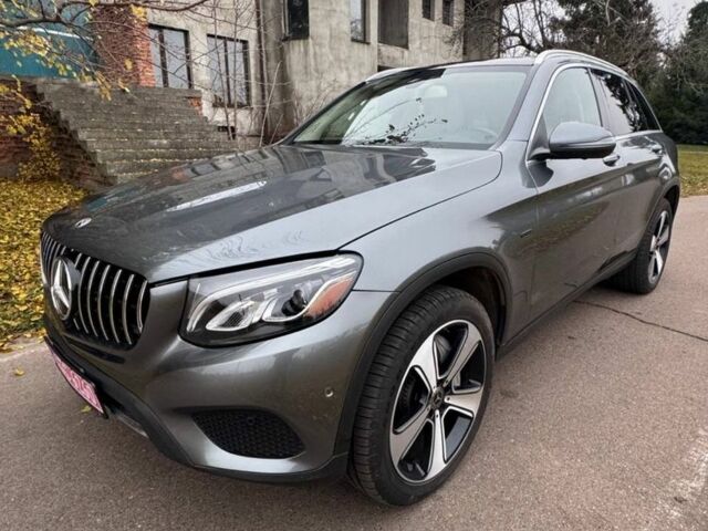 Сірий Мерседес ЦЛЦ-клас, об'ємом двигуна 2 л та пробігом 130 тис. км за 31600 $, фото 3 на Automoto.ua