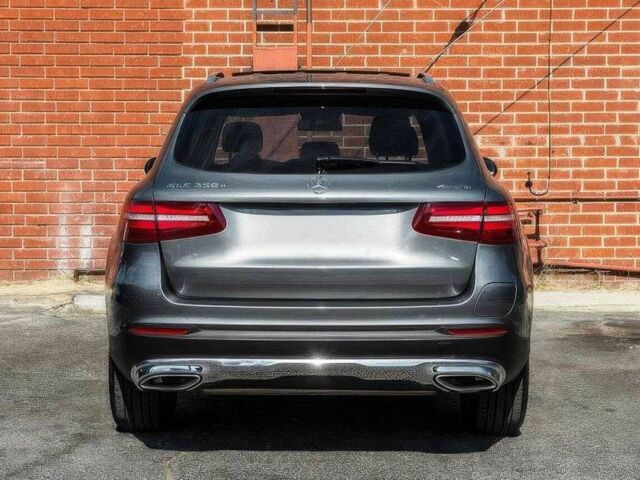 Серый Мерседес ЦЛЦ-класс, объемом двигателя 2 л и пробегом 41 тыс. км за 9900 $, фото 5 на Automoto.ua