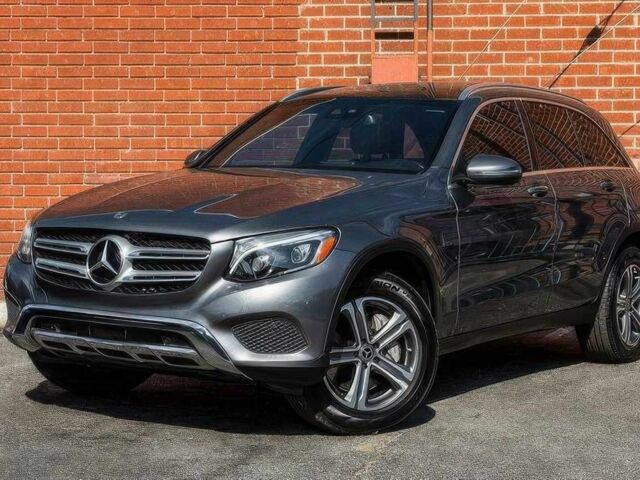 Серый Мерседес ЦЛЦ-класс, объемом двигателя 2 л и пробегом 41 тыс. км за 9900 $, фото 2 на Automoto.ua