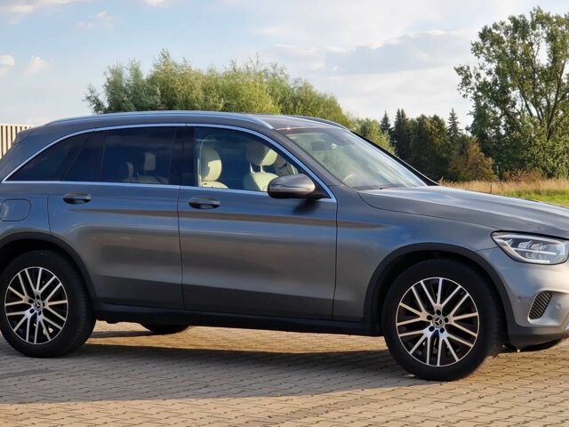 Сірий Мерседес ЦЛЦ-клас, об'ємом двигуна 2 л та пробігом 14 тис. км за 29000 $, фото 2 на Automoto.ua