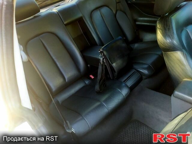 Белый Мерседес ЦЛК-Класс, объемом двигателя 3.2 л и пробегом 333 тыс. км за 5800 $, фото 12 на Automoto.ua