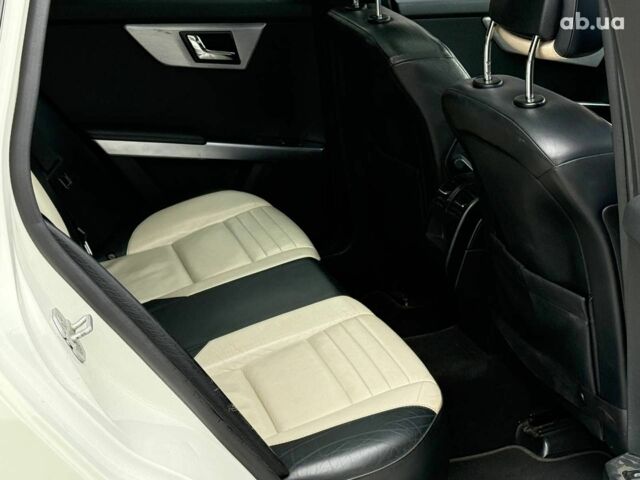 Мерседес ЦЛК-Класс 2008 в Одессе на Automoto.ua Белый Мерседес ЦЛК-Класс, объемом двигателя 3 л и пробегом 290 тыс. км за 12090 $, фото 17 на Automoto.ua