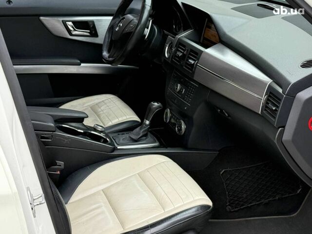 Мерседес ЦЛК-Класс 2008 в Одессе на Automoto.ua Белый Мерседес ЦЛК-Класс, объемом двигателя 3 л и пробегом 290 тыс. км за 12090 $, фото 16 на Automoto.ua