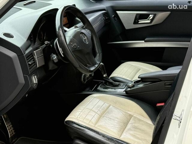 Мерседес ЦЛК-Класс 2008 в Одессе на Automoto.ua Белый Мерседес ЦЛК-Класс, объемом двигателя 3 л и пробегом 290 тыс. км за 12090 $, фото 9 на Automoto.ua