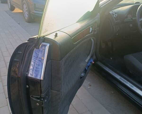 Чорний Мерседес ЦЛК-Клас, об'ємом двигуна 2.3 л та пробігом 360 тис. км за 5000 $, фото 18 на Automoto.ua