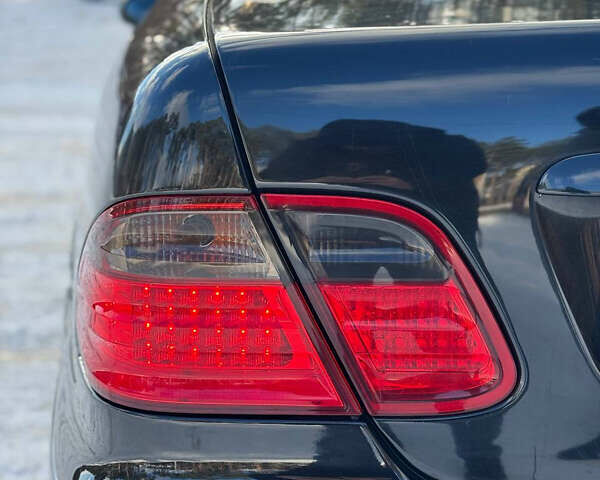 Чорний Мерседес ЦЛК-Клас, об'ємом двигуна 2 л та пробігом 333 тис. км за 3200 $, фото 6 на Automoto.ua