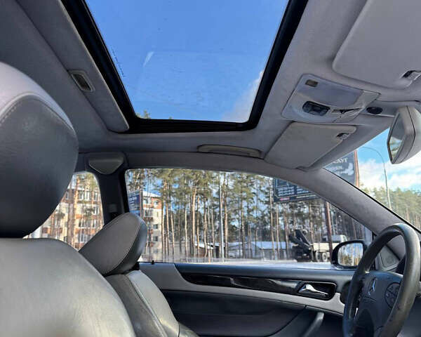 Чорний Мерседес ЦЛК-Клас, об'ємом двигуна 2 л та пробігом 333 тис. км за 3200 $, фото 14 на Automoto.ua