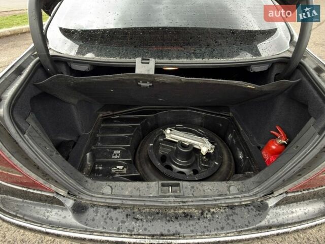 Черный Мерседес ЦЛК-Класс, объемом двигателя 2.6 л и пробегом 200 тыс. км за 8500 $, фото 11 на Automoto.ua