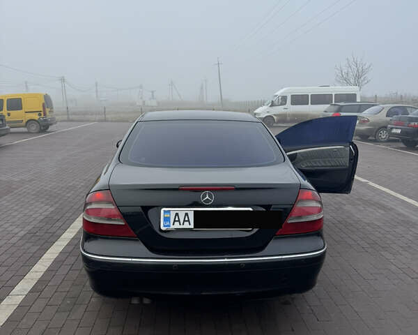 Черный Мерседес ЦЛК-Класс, объемом двигателя 2.7 л и пробегом 222 тыс. км за 4499 $, фото 3 на Automoto.ua