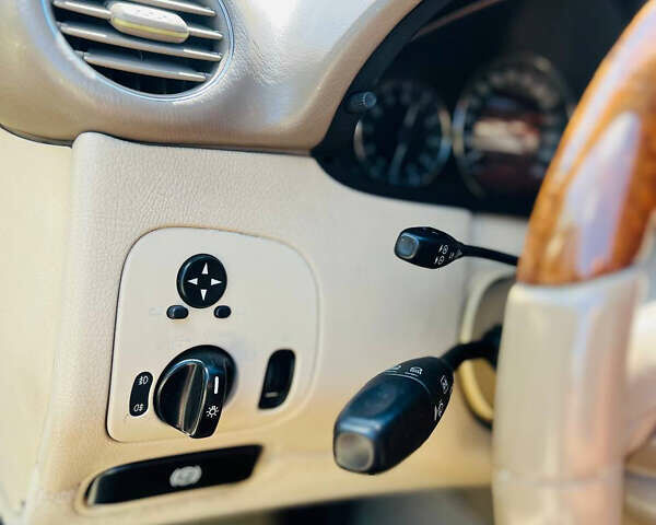 Мерседес ЦЛК-Клас 2005 у Києві на Automoto.ua Чорний Мерседес ЦЛК-Клас, об'ємом двигуна 2.15 л та пробігом 391 тис. км за 6999 $, фото 6 на Automoto.ua