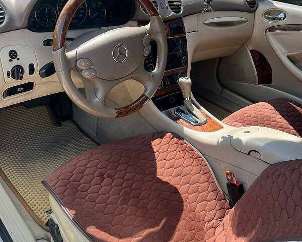 Мерседес ЦЛК-Клас 2005 у Києві на Automoto.ua Чорний Мерседес ЦЛК-Клас, об'ємом двигуна 2.15 л та пробігом 391 тис. км за 6999 $, фото 2 на Automoto.ua