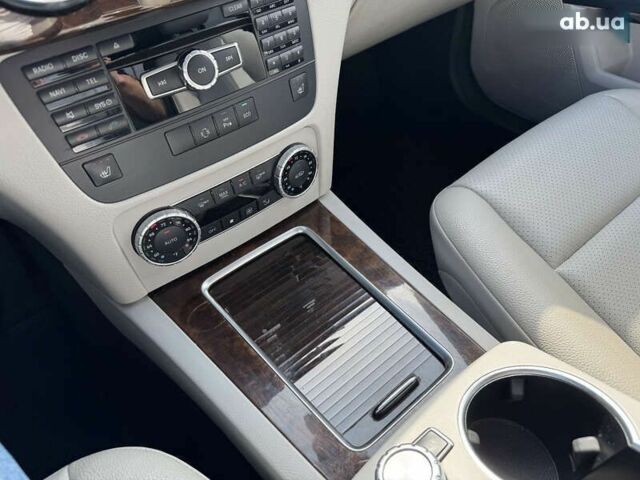 Мерседес ЦЛК-Клас, об'ємом двигуна 3.5 л та пробігом 250 тис. км за 15790 $, фото 23 на Automoto.ua