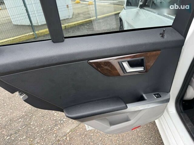 Мерседес ЦЛК-Класс, объемом двигателя 3.5 л и пробегом 251 тыс. км за 13990 $, фото 28 на Automoto.ua