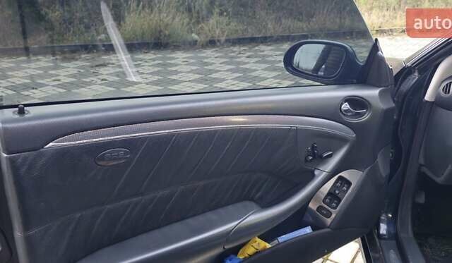 Сірий Мерседес ЦЛК-Клас, об'ємом двигуна 2 л та пробігом 247 тис. км за 7999 $, фото 12 на Automoto.ua