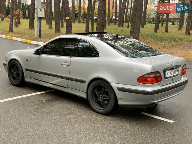 Серый Мерседес ЦЛК-Класс, объемом двигателя 2 л и пробегом 350 тыс. км за 3200 $, фото 11 на Automoto.ua