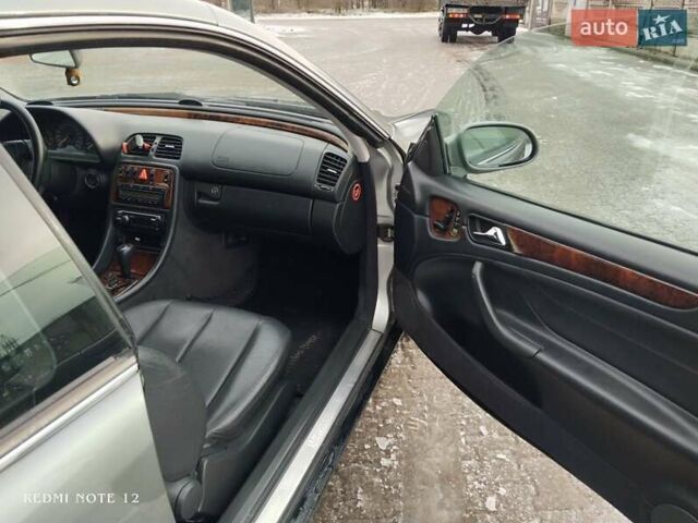 Сірий Мерседес ЦЛК-Клас, об'ємом двигуна 3.2 л та пробігом 340 тис. км за 4650 $, фото 9 на Automoto.ua