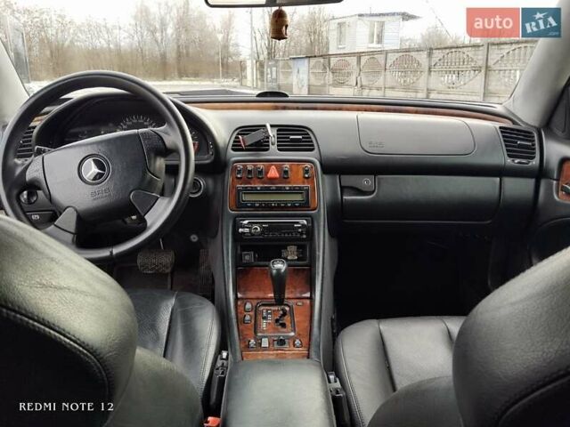 Сірий Мерседес ЦЛК-Клас, об'ємом двигуна 3.2 л та пробігом 340 тис. км за 4650 $, фото 3 на Automoto.ua