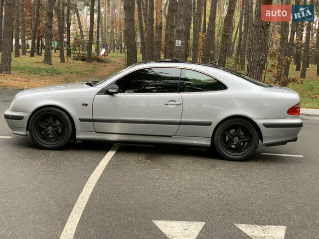 Серый Мерседес ЦЛК-Класс, объемом двигателя 2 л и пробегом 350 тыс. км за 3200 $, фото 10 на Automoto.ua