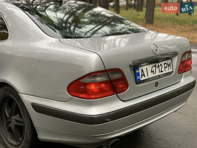 Серый Мерседес ЦЛК-Класс, объемом двигателя 2 л и пробегом 350 тыс. км за 3200 $, фото 7 на Automoto.ua