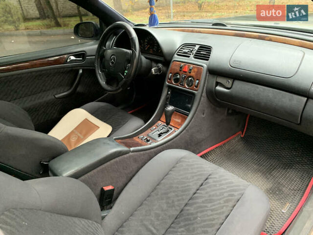Серый Мерседес ЦЛК-Класс, объемом двигателя 2 л и пробегом 350 тыс. км за 3200 $, фото 22 на Automoto.ua