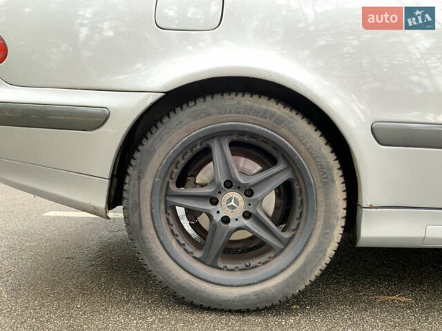 Серый Мерседес ЦЛК-Класс, объемом двигателя 2 л и пробегом 350 тыс. км за 3200 $, фото 15 на Automoto.ua