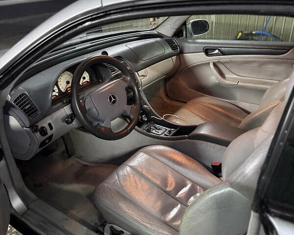Серый Мерседес ЦЛК-Класс, объемом двигателя 2 л и пробегом 461 тыс. км за 2850 $, фото 6 на Automoto.ua