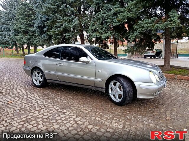 Серый Мерседес ЦЛК-Класс, объемом двигателя 2 л и пробегом 235 тыс. км за 4300 $, фото 2 на Automoto.ua