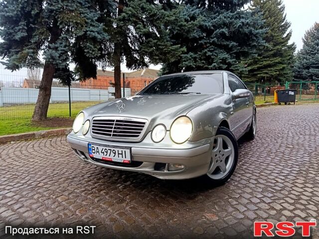 Серый Мерседес ЦЛК-Класс, объемом двигателя 2 л и пробегом 235 тыс. км за 4300 $, фото 1 на Automoto.ua