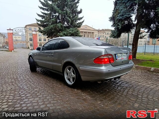 Серый Мерседес ЦЛК-Класс, объемом двигателя 2 л и пробегом 235 тыс. км за 4300 $, фото 5 на Automoto.ua