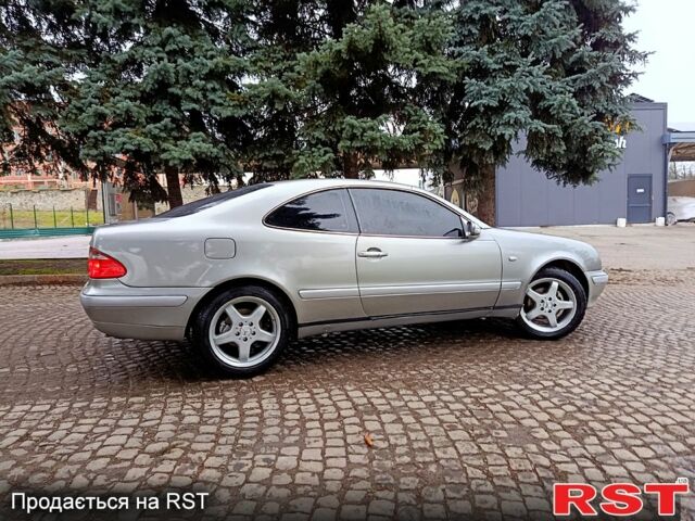 Серый Мерседес ЦЛК-Класс, объемом двигателя 2 л и пробегом 235 тыс. км за 4300 $, фото 3 на Automoto.ua