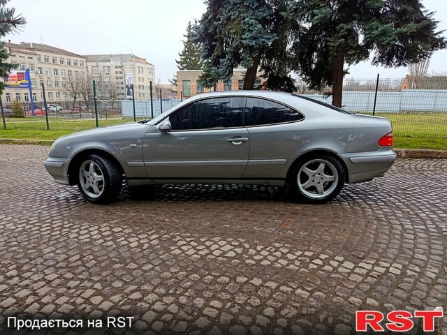 Серый Мерседес ЦЛК-Класс, объемом двигателя 2 л и пробегом 235 тыс. км за 4300 $, фото 6 на Automoto.ua