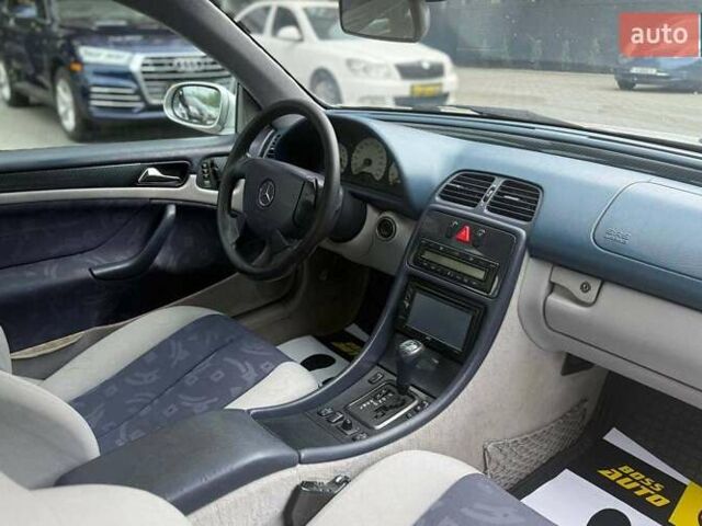 Сірий Мерседес ЦЛК-Клас, об'ємом двигуна 2 л та пробігом 330 тис. км за 4800 $, фото 16 на Automoto.ua