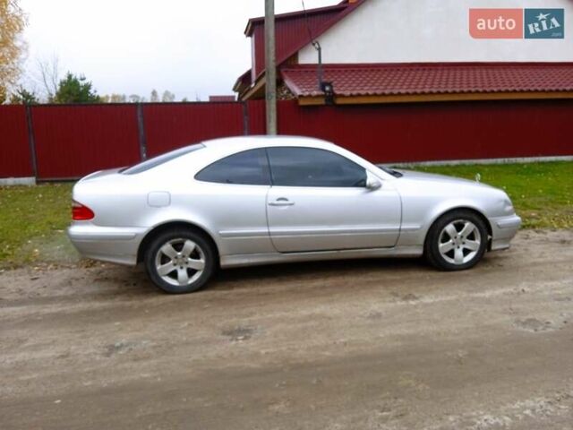 Серый Мерседес ЦЛК-Класс, объемом двигателя 2 л и пробегом 442 тыс. км за 3550 $, фото 2 на Automoto.ua