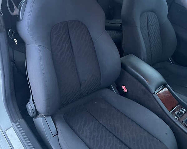 Сірий Мерседес ЦЛК-Клас, об'ємом двигуна 2 л та пробігом 317 тис. км за 3900 $, фото 12 на Automoto.ua