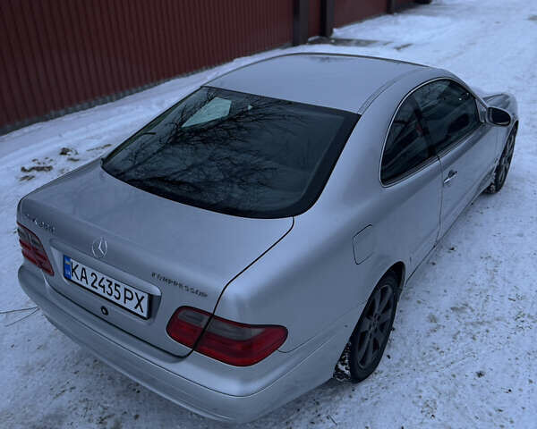 Серый Мерседес ЦЛК-Класс, объемом двигателя 2 л и пробегом 317 тыс. км за 3900 $, фото 5 на Automoto.ua