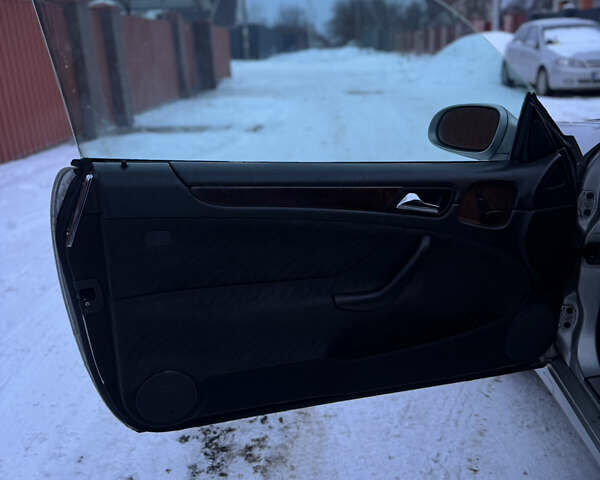 Серый Мерседес ЦЛК-Класс, объемом двигателя 2 л и пробегом 317 тыс. км за 3900 $, фото 12 на Automoto.ua