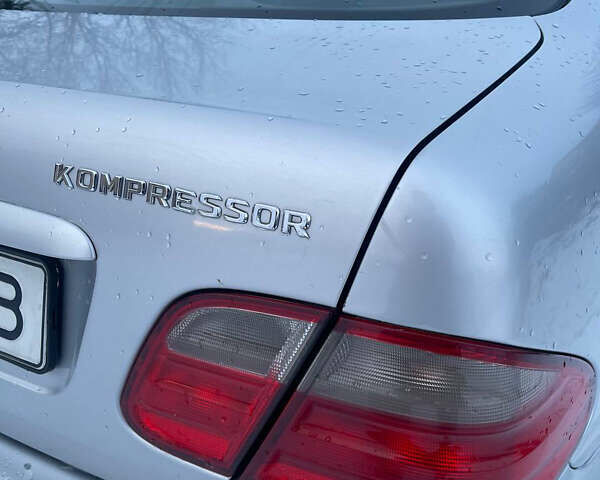 Сірий Мерседес ЦЛК-Клас, об'ємом двигуна 2 л та пробігом 317 тис. км за 3900 $, фото 18 на Automoto.ua