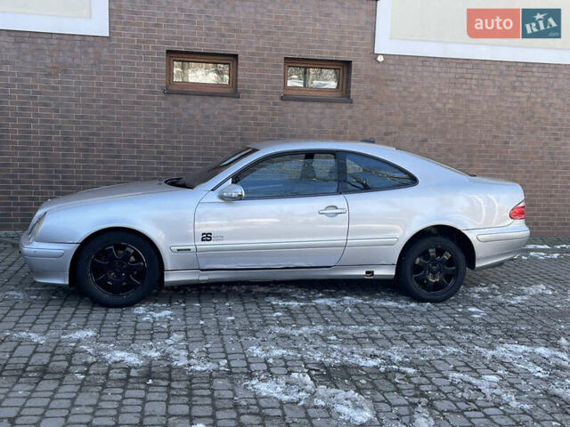 Сірий Мерседес ЦЛК-Клас, об'ємом двигуна 2 л та пробігом 336 тис. км за 2850 $, фото 2 на Automoto.ua