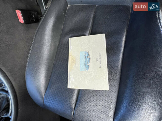 Сірий Мерседес ЦЛК-Клас, об'ємом двигуна 2 л та пробігом 352 тис. км за 2200 $, фото 11 на Automoto.ua