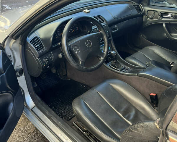 Сірий Мерседес ЦЛК-Клас, об'ємом двигуна 2 л та пробігом 352 тис. км за 2200 $, фото 5 на Automoto.ua