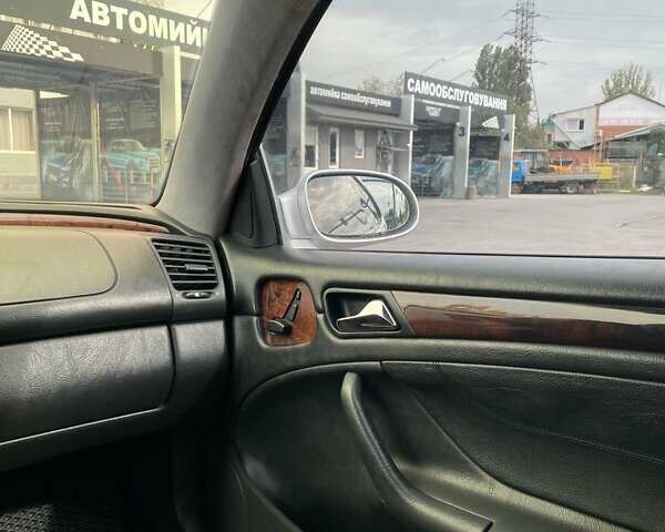 Серый Мерседес ЦЛК-Класс, объемом двигателя 2 л и пробегом 243 тыс. км за 4500 $, фото 15 на Automoto.ua