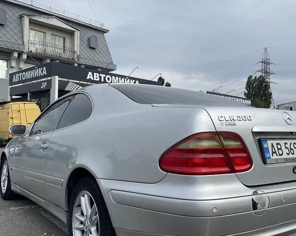 Серый Мерседес ЦЛК-Класс, объемом двигателя 2 л и пробегом 243 тыс. км за 4500 $, фото 5 на Automoto.ua