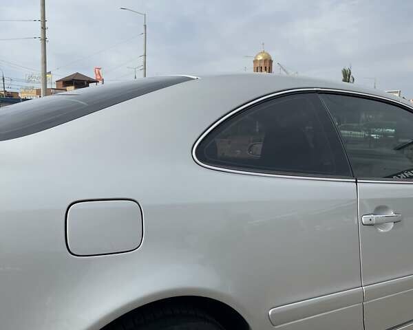 Серый Мерседес ЦЛК-Класс, объемом двигателя 2 л и пробегом 243 тыс. км за 4500 $, фото 9 на Automoto.ua