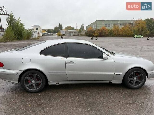 Мерседес ЦЛК-Класс 2001 в Ровно на Automoto.ua Серый Мерседес ЦЛК-Класс, объемом двигателя 2 л и пробегом 397 тыс. км за 3700 $, фото 2 на Automoto.ua