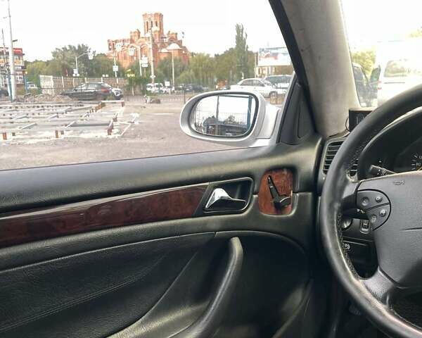 Серый Мерседес ЦЛК-Класс, объемом двигателя 2 л и пробегом 243 тыс. км за 4500 $, фото 14 на Automoto.ua