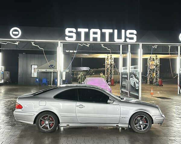 Сірий Мерседес ЦЛК-Клас, об'ємом двигуна 2 л та пробігом 397 тис. км за 3500 $, фото 3 на Automoto.ua