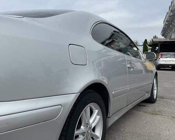 Серый Мерседес ЦЛК-Класс, объемом двигателя 2 л и пробегом 243 тыс. км за 4500 $, фото 8 на Automoto.ua